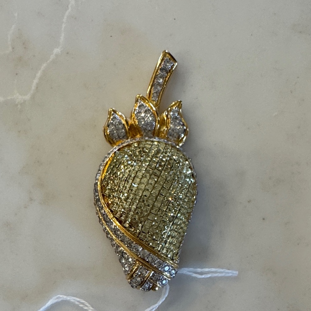 Vintage gold and crystal brooch